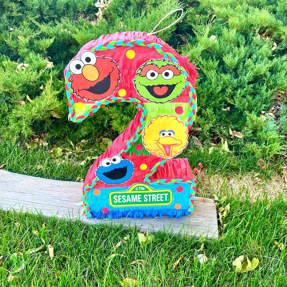 Sesame Street Number 2 Piñata